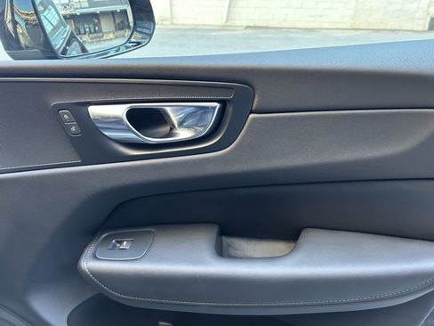 Certified 2025 Volvo XC60 B5 Plus image 25