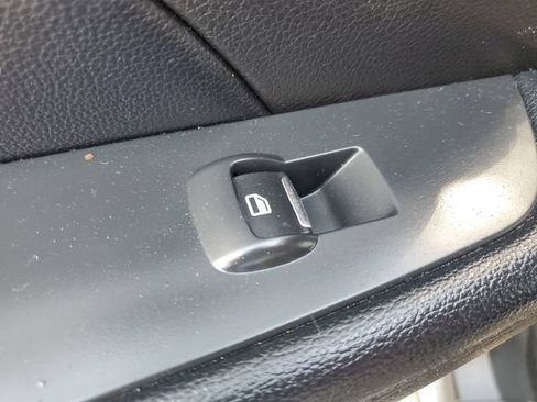 Used 2016 Ford Explorer XLT w/ Equipment Group 202A FWD image 20