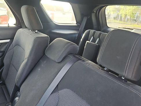 Used 2017 Ford Explorer XLT image 13