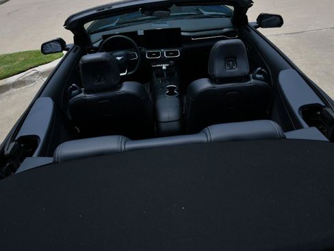 Used 2026 Ford Mustang Premium RWD image 34