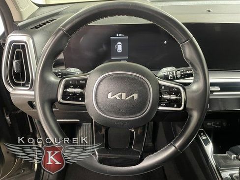 Used 2024 Kia Sorento S image 14