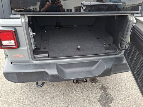 Used 2022 Jeep Wrangler Unlimited Sport image 29
