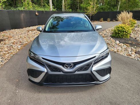 Used 2024 Toyota Camry SE image 8