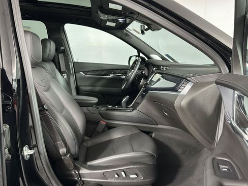 Used 2024 Cadillac XT6 Premium Luxury AWD/4WD image 33