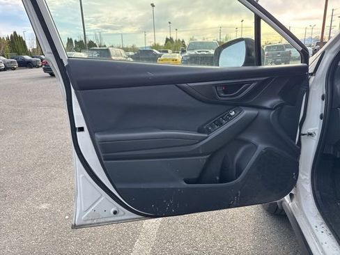 Used 2022 Subaru Crosstrek 2.0i Premium w/ Moonroof Package image 9