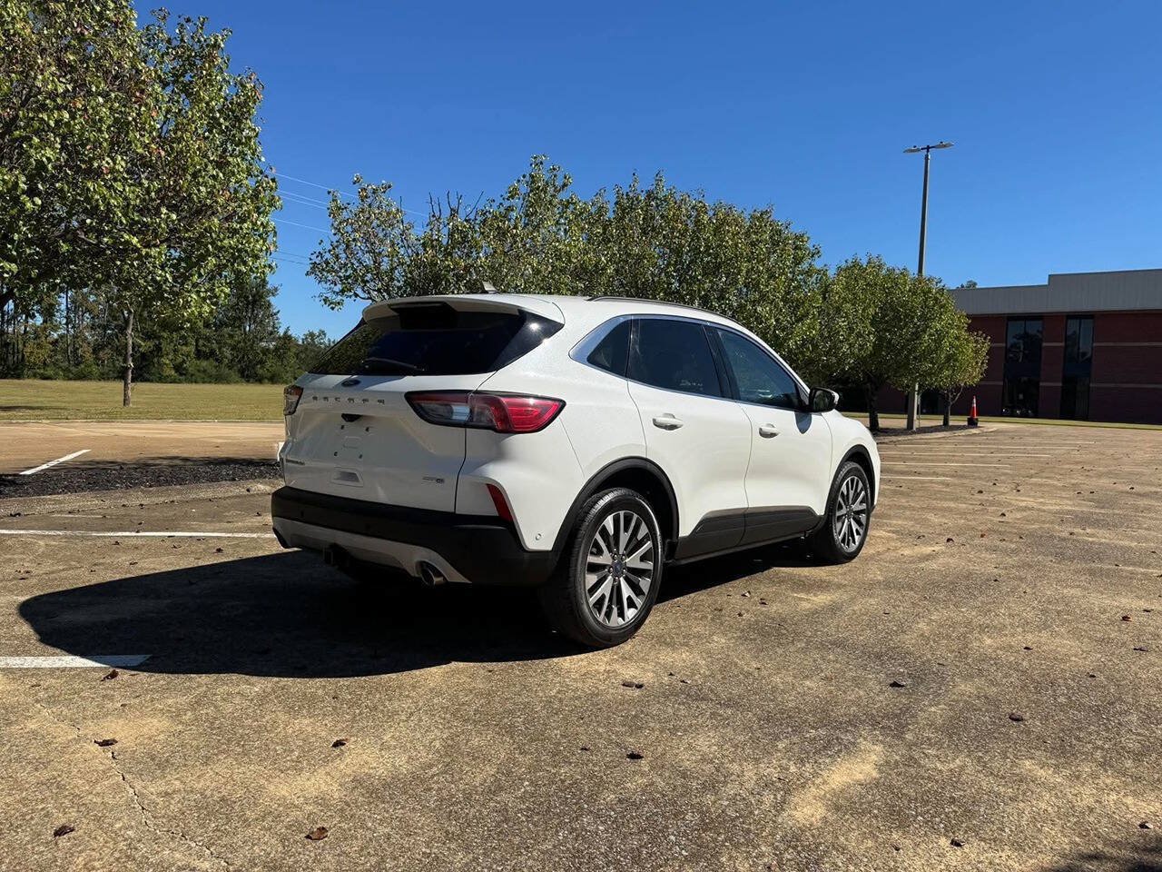 Used 2020 Ford Escape Titanium AWD/4WD image 5