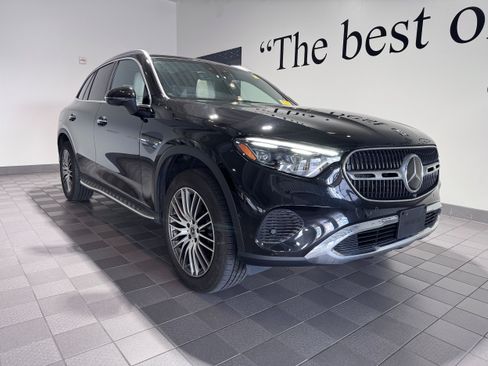 Used 2023 Mercedes-Benz GLC 300 4MATIC image 1