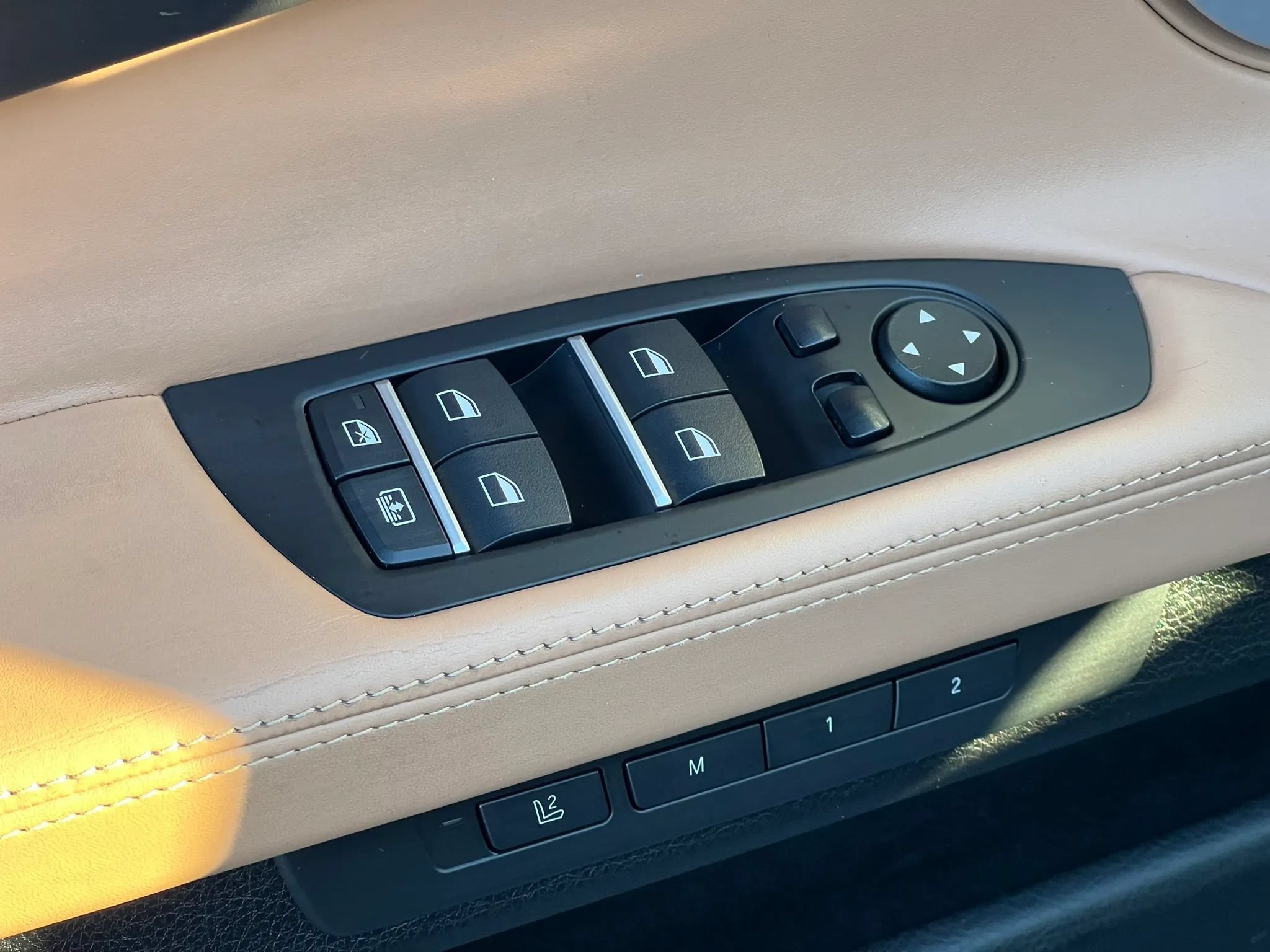 Used 2013 BMW 750Li xDrive w/ Executive Pkg AWD/4WD image 36