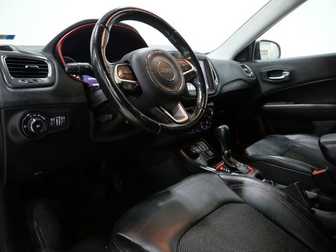 Used 2020 Jeep Compass Trailhawk AWD/4WD image 10