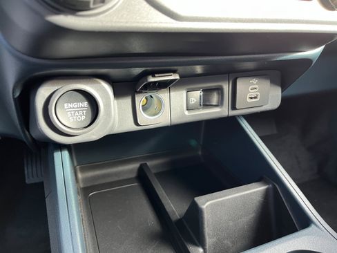 New 2026 Ford Maverick Lariat w/ Black Appearance Package image 15