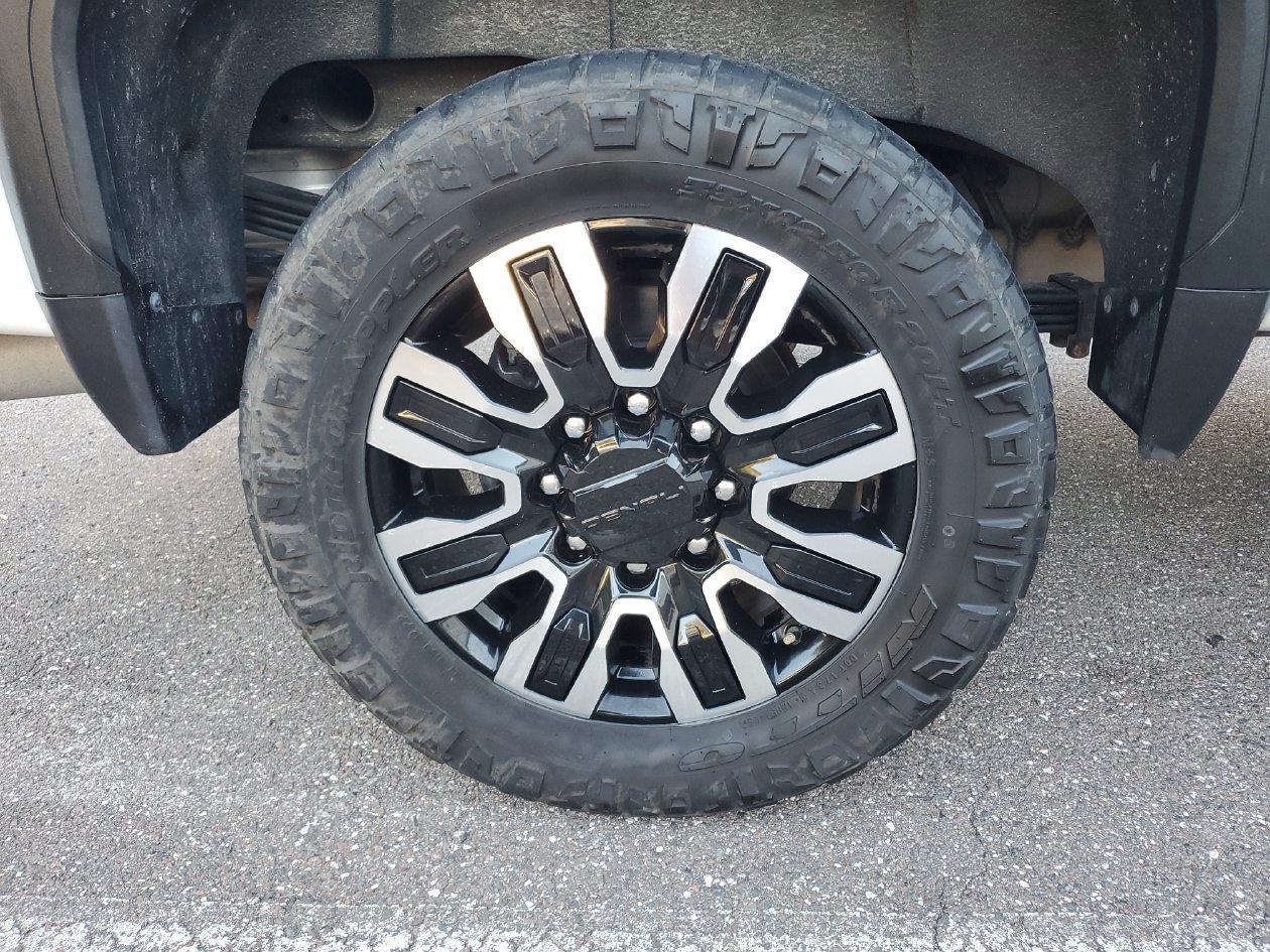 Used 2021 GMC Sierra 2500 AT4 w/ AT4 Premium Plus Package AWD/4WD image 5