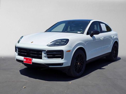 Used 2024 Porsche Cayenne S AWD/4WD image 7