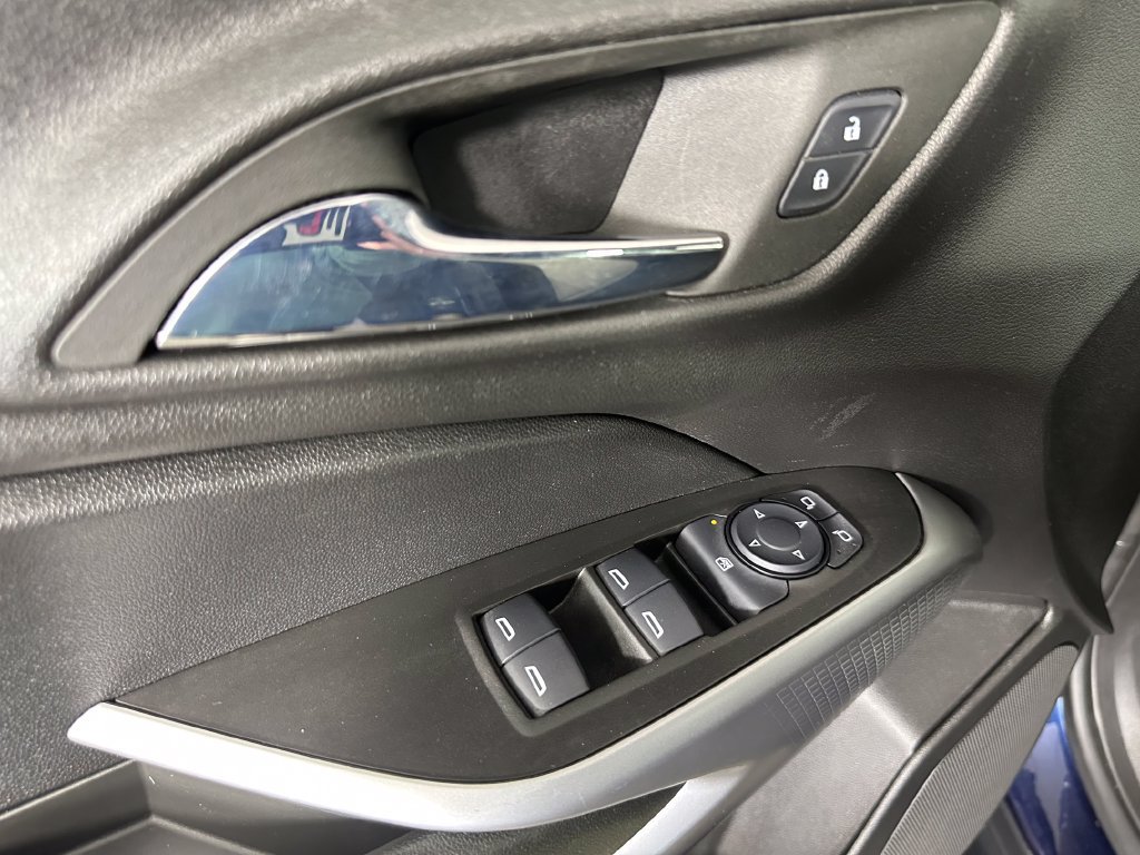 Used 2024 Chevrolet Trax LS w/ LS Convenience Package FWD image 25