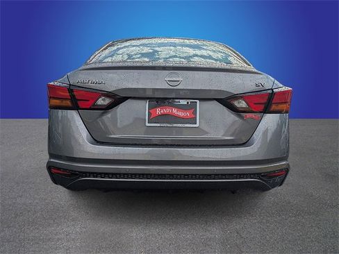 Used 2024 Nissan Altima 2.5 SV image 4