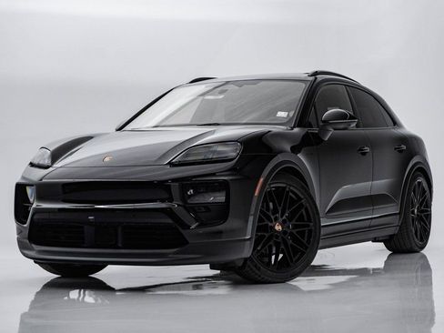 New 2026 Porsche Macan 4 Electric image 1