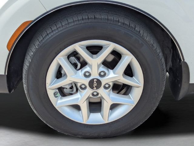 Used 2024 Kia Soul LX w/ Option Group 015 FWD image 45