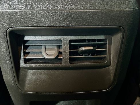 Used 2025 Chevrolet Colorado Trail Boss image 23