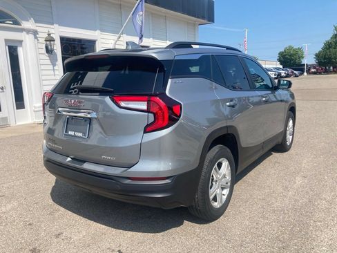 Used 2024 GMC Terrain SLE w/ Driver Convenience Package AWD/4WD image 5