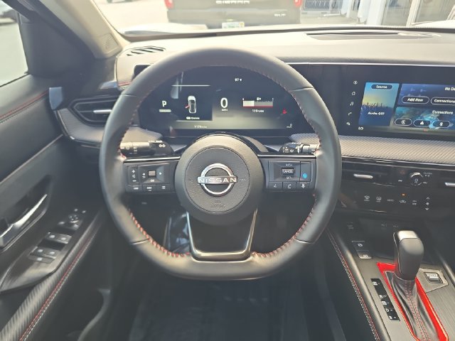 Used 2025 Nissan Kicks SR FWD image 12