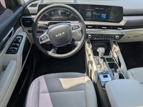 Used 2024 Kia Telluride S w/ S Sunroof Package FWD image 24