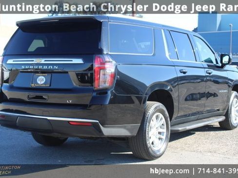 Used 2024 Chevrolet Suburban LT image 5