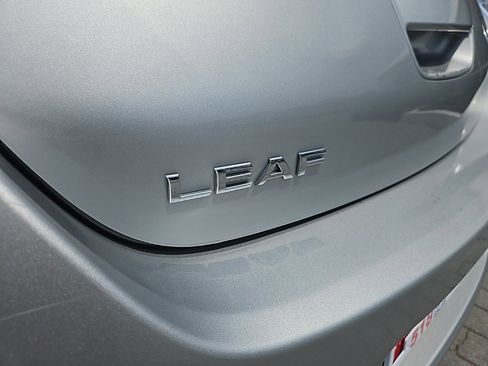 Used 2013 Nissan Leaf S image 10