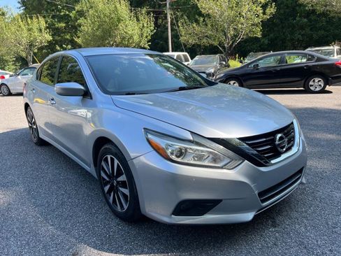 Used 2018 Nissan Altima 2.5 SV image 6