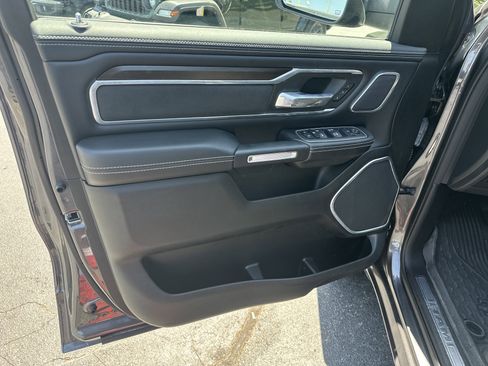 Used 2022 RAM 1500 Laramie AWD/4WD image 12