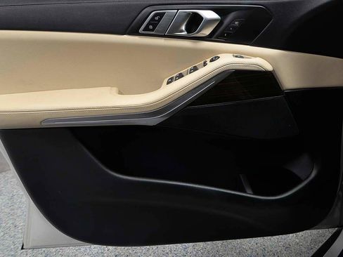 Used 2019 BMW X5 xDrive40i w/ Convenience Package image 6