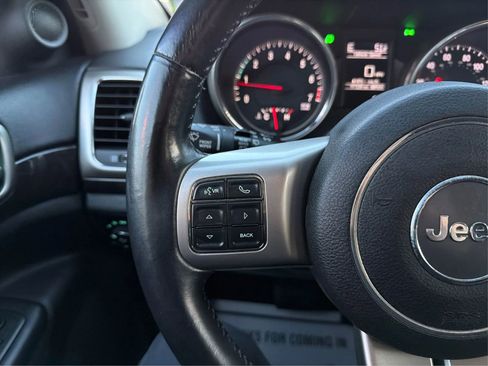 Used 2013 Jeep Grand Cherokee Laredo w/ Laredo E Group image 28