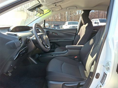 Used 2019 Toyota Prius LE image 14