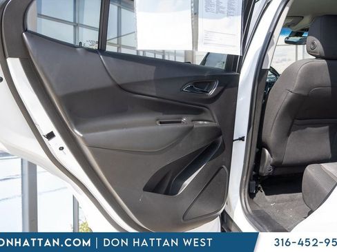Used 2019 Chevrolet Equinox LT FWD image 17