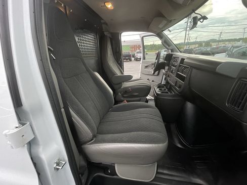 Used 2025 Chevrolet Express 2500 w/ Driver Convenience Package RWD image 24