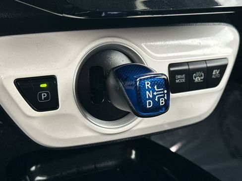 Used 2017 Toyota Prius Prime Advanced w/ Carpet Mat Package image 21