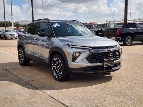 Used 2025 Chevrolet TrailBlazer RS w/ Convenience Package FWD image 4