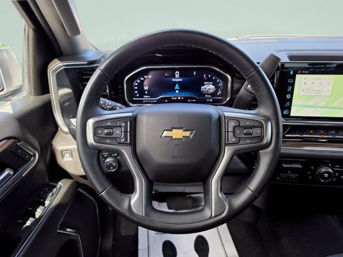 Used 2025 Chevrolet Silverado 1500 LT RWD image 16