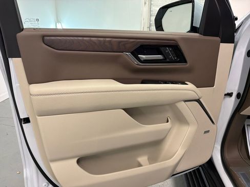 New 2026 GMC Yukon Denali w/ Sun & Power Step Package AWD/4WD image 11