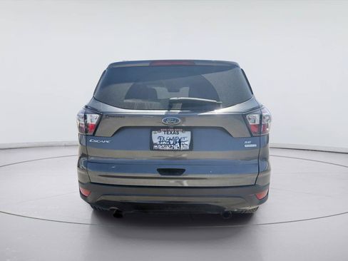 Used 2017 Ford Escape SE w/ SE Sport Appearance Package FWD image 6