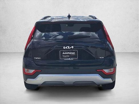 Used 2024 Kia Niro EX FWD image 6
