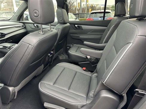 Certified 2025 Buick Enclave Sport Touring w/ Power Package image 18