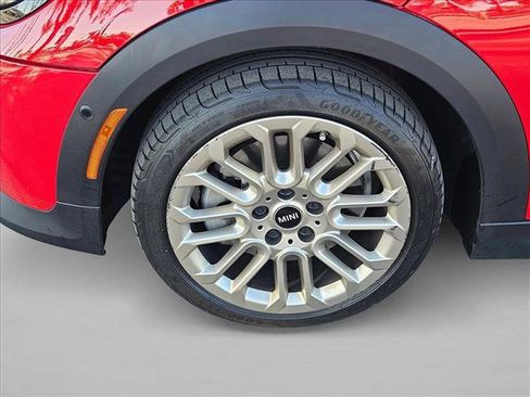 Used 2025 MINI Cooper 2-Door Hardtop FWD image 22