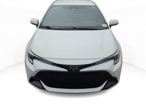Used 2024 Toyota Corolla SE FWD image 2