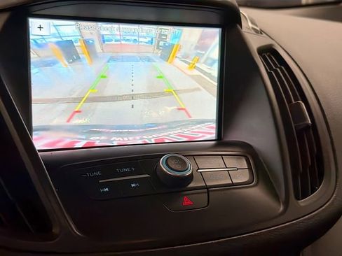 Used 2019 Ford Escape SE image 13