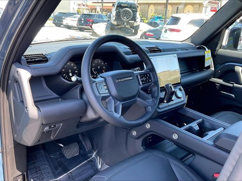 New 2026 Land Rover Defender 110 X-Dynamic SE AWD/4WD image 12