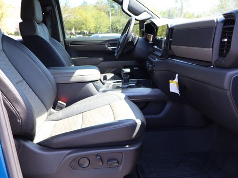 Used 2024 Chevrolet Silverado 1500 ZR2 w/ Technology Package image 30