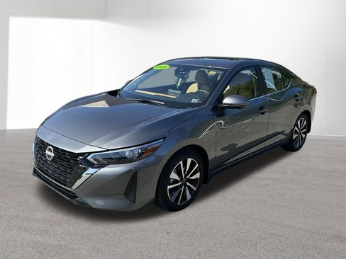 Used 2025 Nissan Sentra SV w/ SV Premium Package FWD image 7