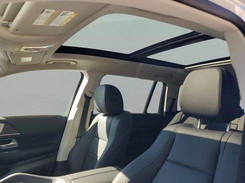New 2026 Mercedes-Benz GLS 450 4MATIC image 27