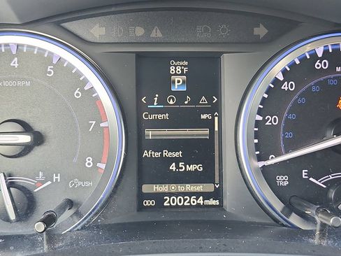 Used 2015 Toyota Highlander XLE FWD image 32