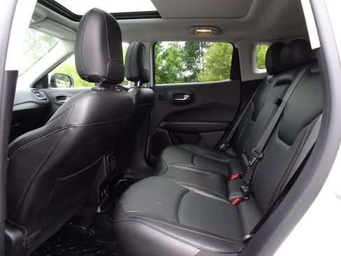 Used 2021 Jeep Compass Limited w/ Sun and Sound Group AWD/4WD image 18