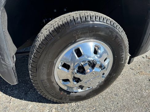 Used 2025 GMC Sierra 3500 Denali Ultimate image 11